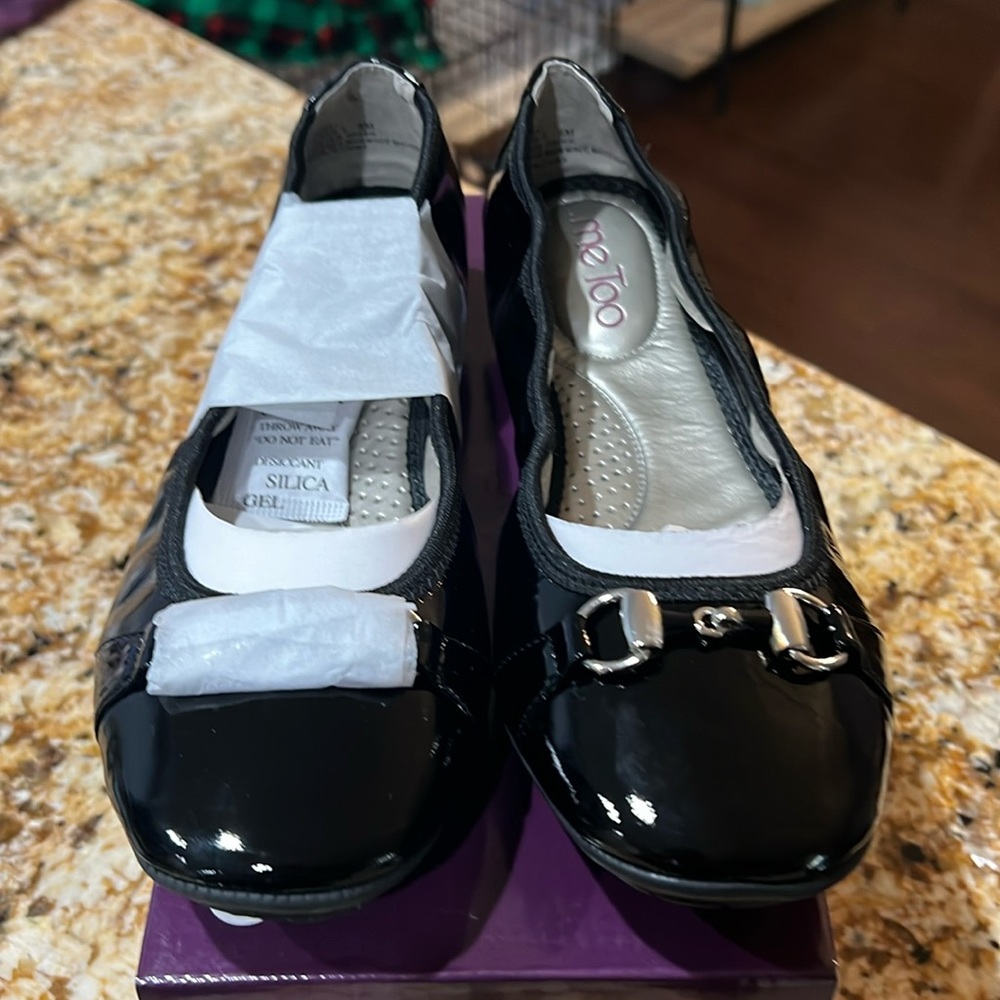 BRAND ME TOO WOMENS SHOE SIZE 8 new with box never worn
